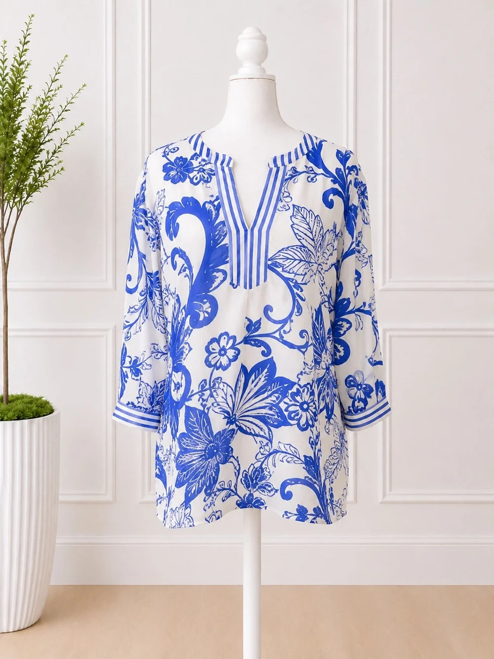 Talbots Blue White Paisley Tunic Top Linen Blend Coastal Boho LP - Picture 2 of 5
